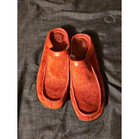 Thom McAn Red Leather Suede Shoes Womens Size 6.5 Slip On Mules - Picture 1 of 4
